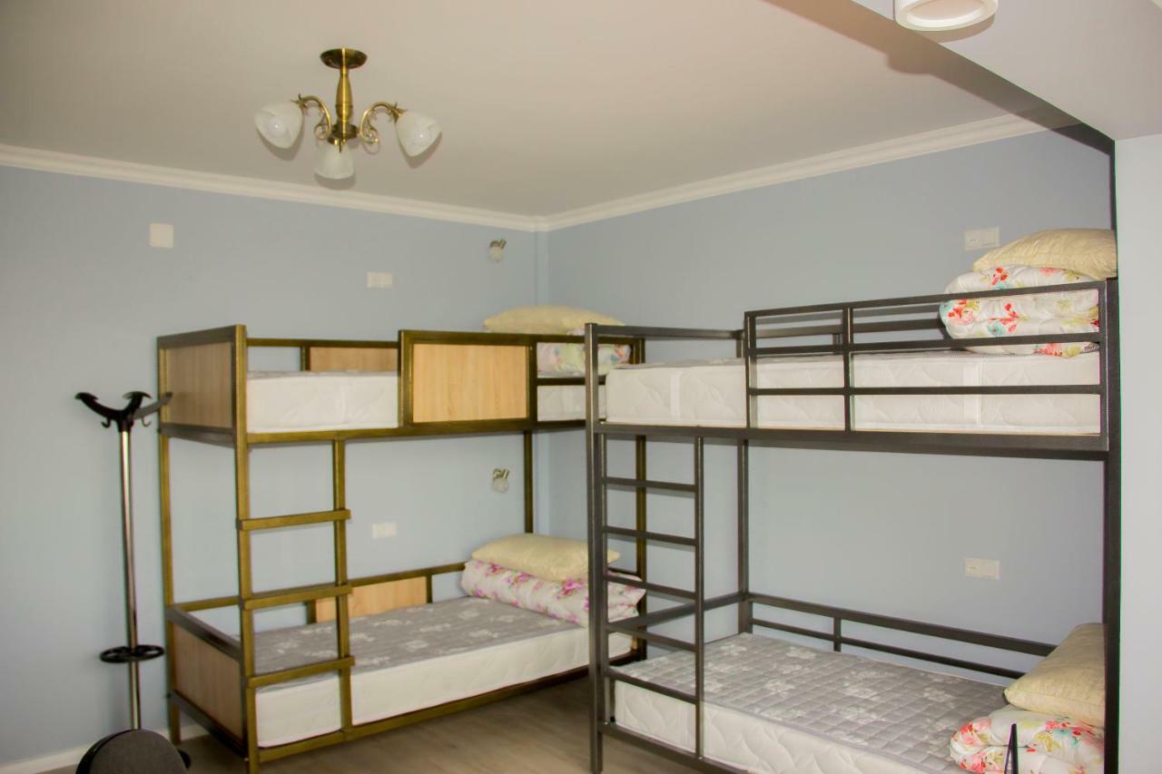 Hostel - Guest House Meyman Alma-Ata Buitenkant foto