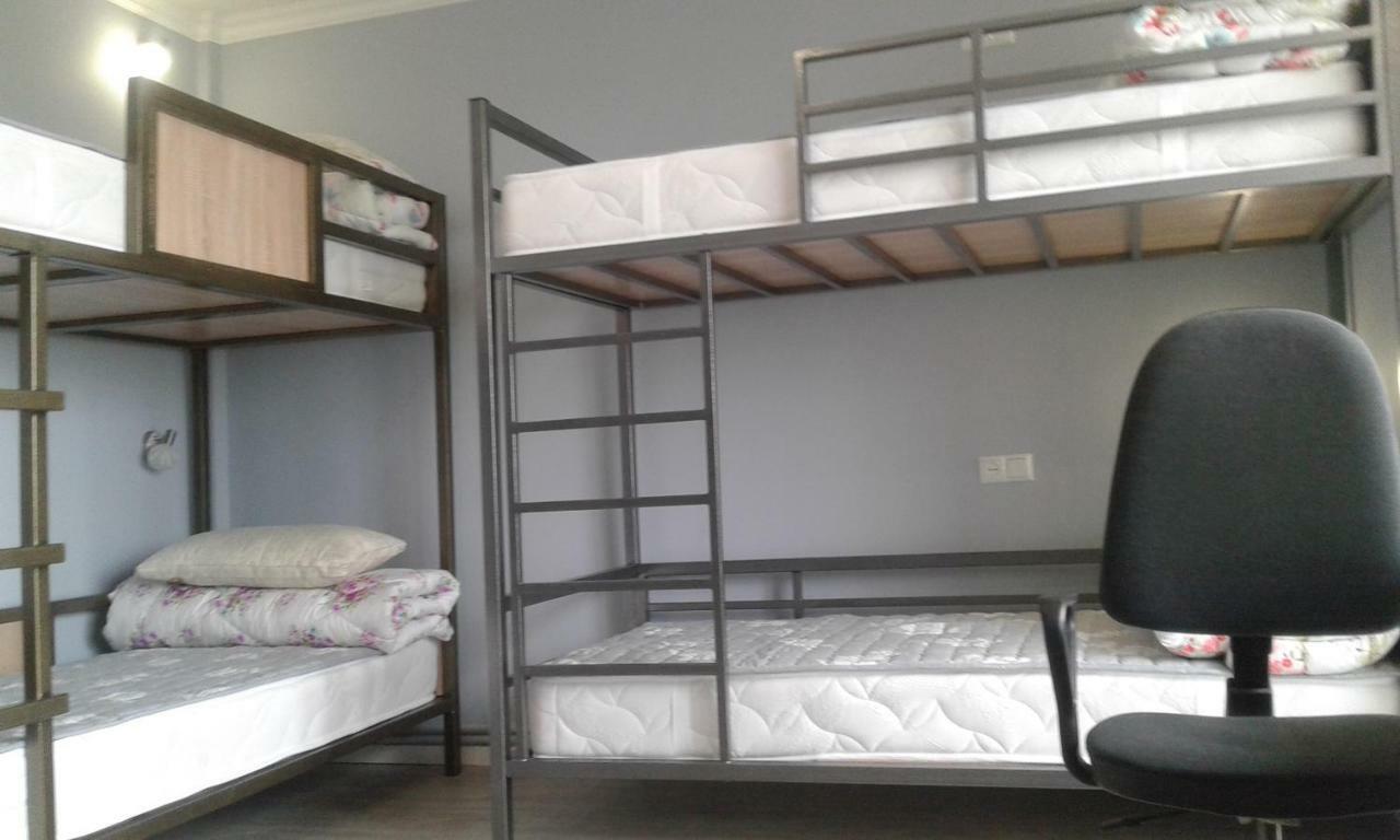Hostel - Guest House Meyman Alma-Ata Buitenkant foto